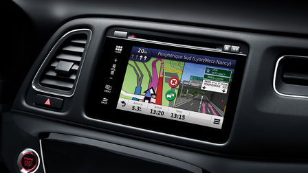 Detailný záber na informačno-zábavný systém modelu Honda HR-V.