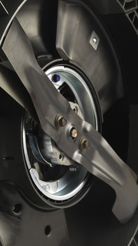 Kosačky Honda HRX, priblížený pohľad na nôž.