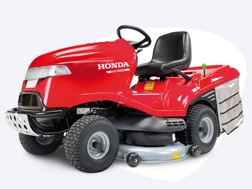 Prémiový záhradný traktor, predný trojštvrťový pohľad, zľava.