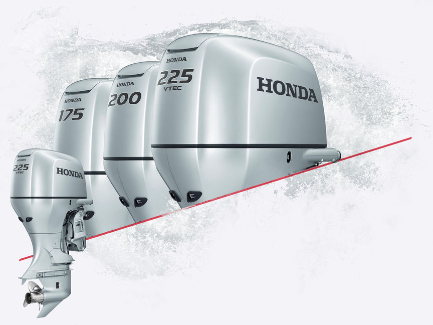 4 lodné motory Honda.