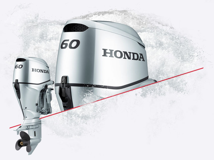 2 motory Honda BF60, priblížený pohľad.
