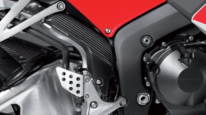 Detail príslušenstva pre motocykle Honda.