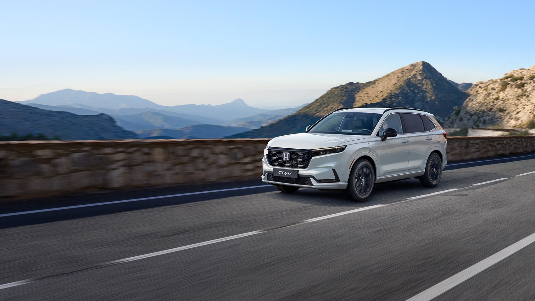 SUV Honda CR-V full hybrid e:HEV a plug-in hybrid e:PHEV