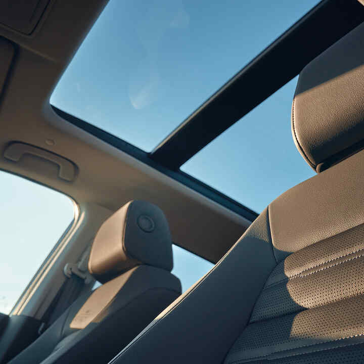Detailný záber na panoramatickú strechu modelu Honda CR-V.