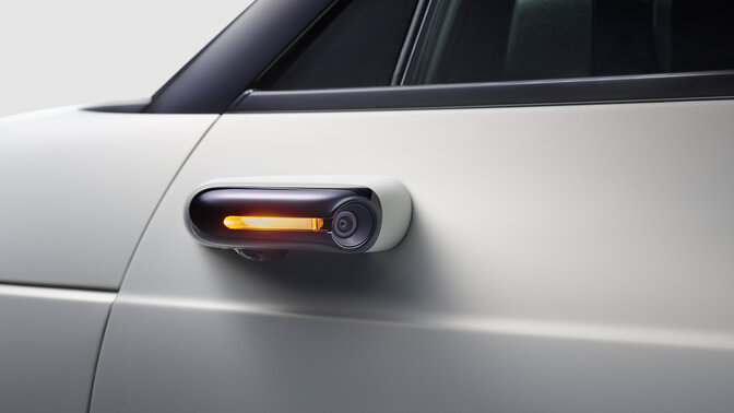 Detailný záber kamerového systému bočných spätných zrkadiel pri modeli Honda e