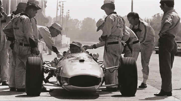 Soichiro Honda v rámci príprav na naše prvé preteky seriálu Formuly 1 v roku 1964 pri Veľkej cene Maďarska.