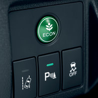 Detailný záber na tlačidlo Econ modelu Honda HR-V.