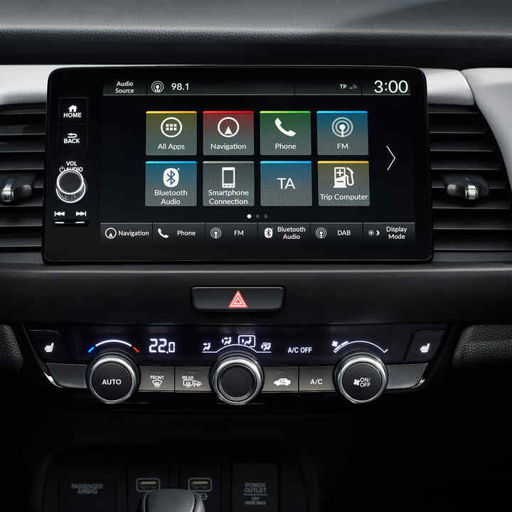 Detailný pohľad na informačno-zábavný systém Honda Jazz.