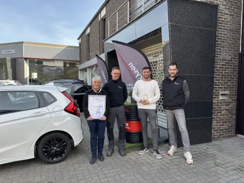 Predajcovi Honda sa udeľuje ocenenie Yushu za nadštandardné služby.