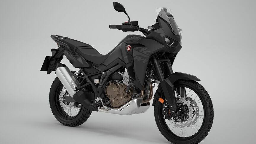 Trojštvrťový pohľad spredu z pravej strany na model Honda CRF1100 Africa Twin v štúdiu