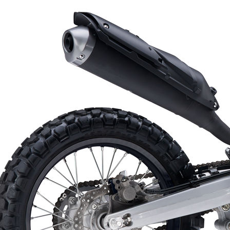 CRF250L priblížený pohľad na výfukové potrubie