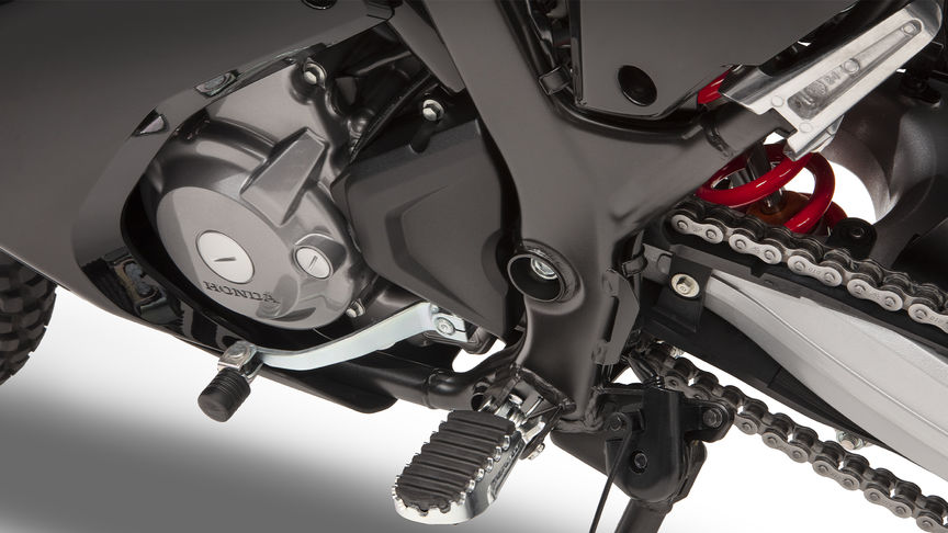 Honda CRF300 Rally – jednovalcový 4-ventilový motor DOHC s väčším objemom a antihoppingovou spojkou