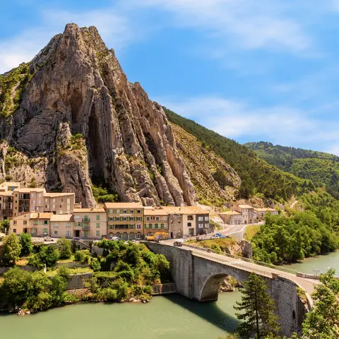 Sisteronom v Provence – historické mesto vo Francúzsku