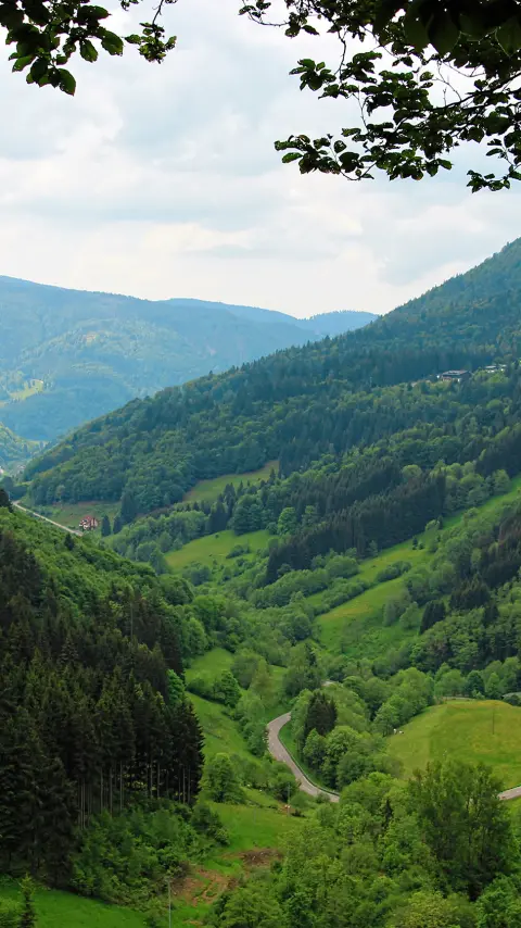 Diaľnica v európskych Alpách – pri Garmisch-Partenkirchene