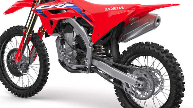 Hliníkový dvojitý rám modelu Honda CRF450R s novým vyvážením tuhosti pre továrenských jazdcov.