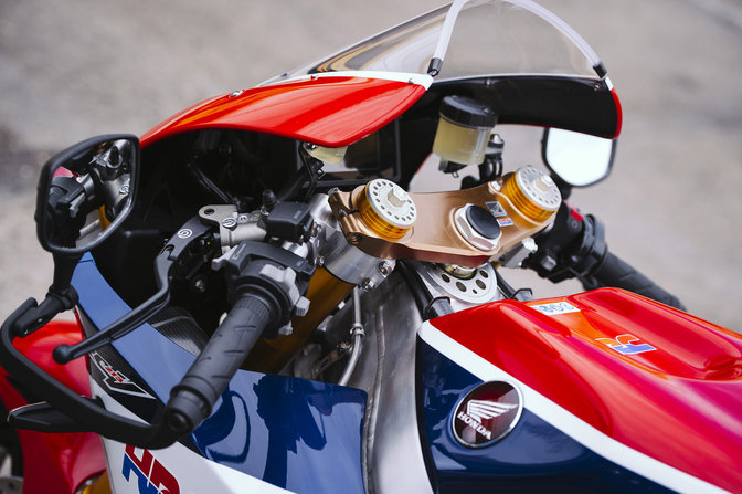 Detail trikolóry na motocykli RC213V-S