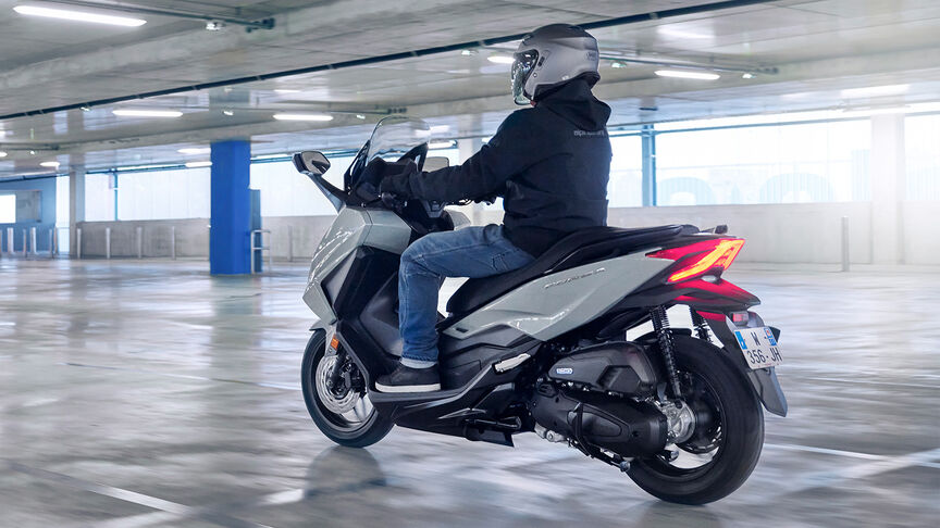 Honda Forza 125 – akcia na ceste.