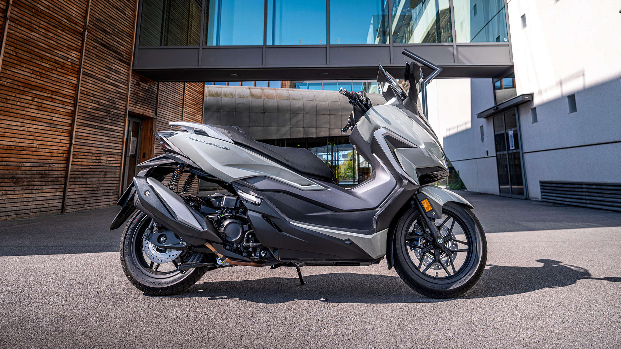 Predstavenie Forza 350 Scooter Sortiment Motocykle Honda