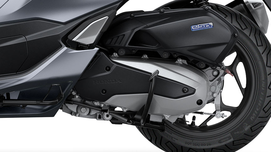 Honda PCX125 – výkonnejší 4-ventilový vodou chladený motor eSP+ SOHC 