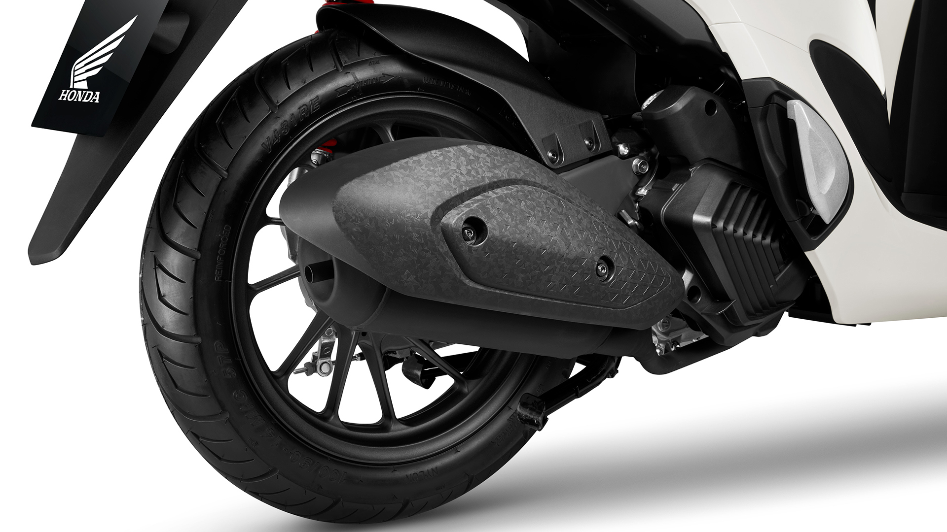 Trojštvrťový pohľad zozadu na model SH Mode 125 s rámom v zábere