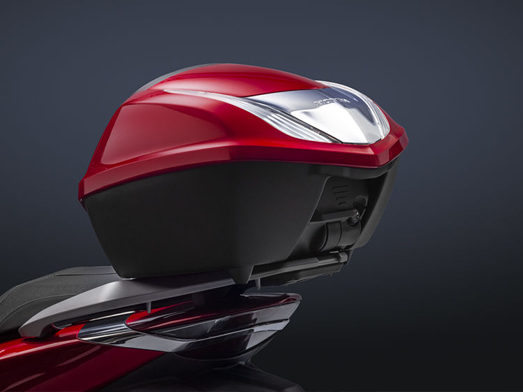 Honda SH125i, horný kufor