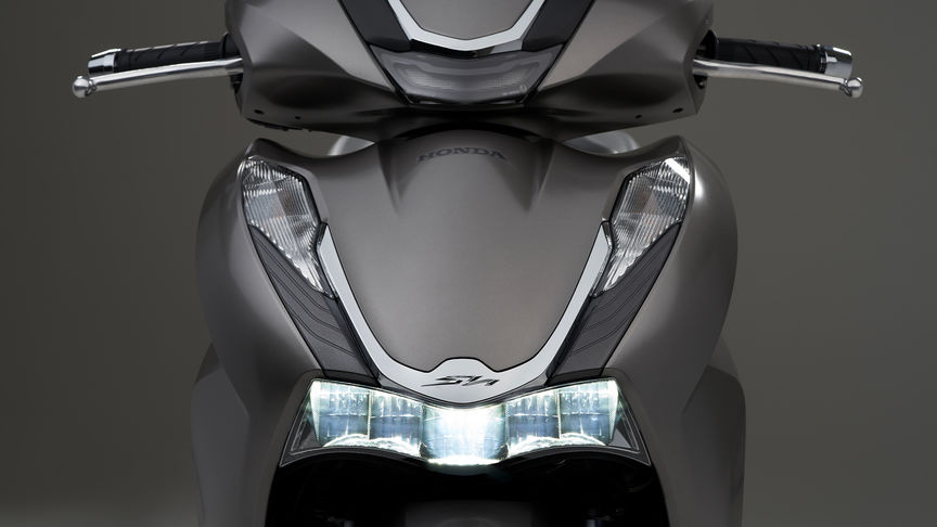 Honda SH350i – Atraktívny štíhly štýl s osvetlením LED