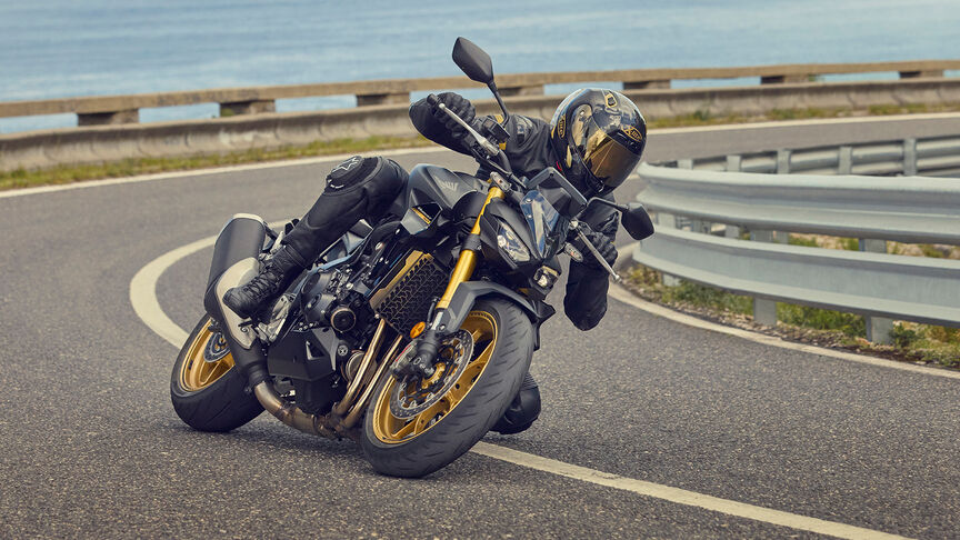 cb1000
