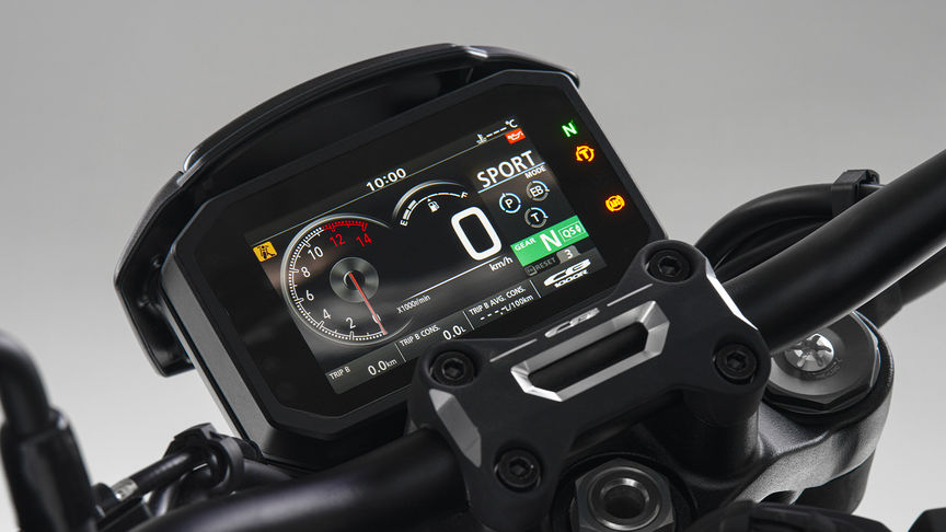 CB1000R Black Edition, 5-palcová obrazovka TFT so systémom hlasového ovládania smartfónov od spoločnosti Honda