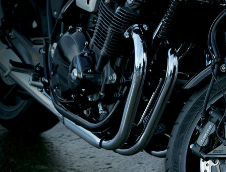 Detail výfuku motocykla Honda CB1100 RS.