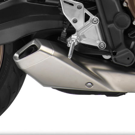CB650R Neo Sports Café, priblížený pohľad na výfukové potrubie, štúdiový záber