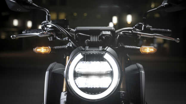 systém osvetlenia motocykla CB650R.