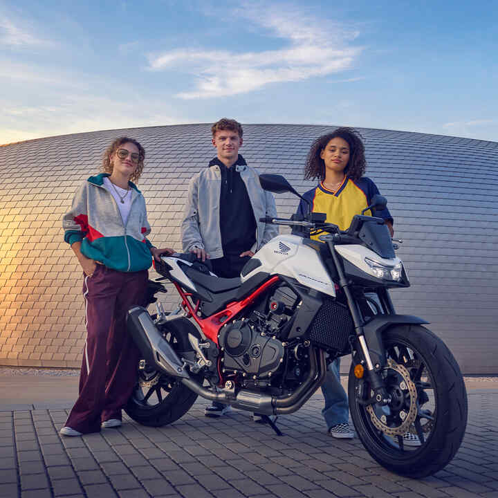 Obrázok z akčného videa modelu Honda Hornet