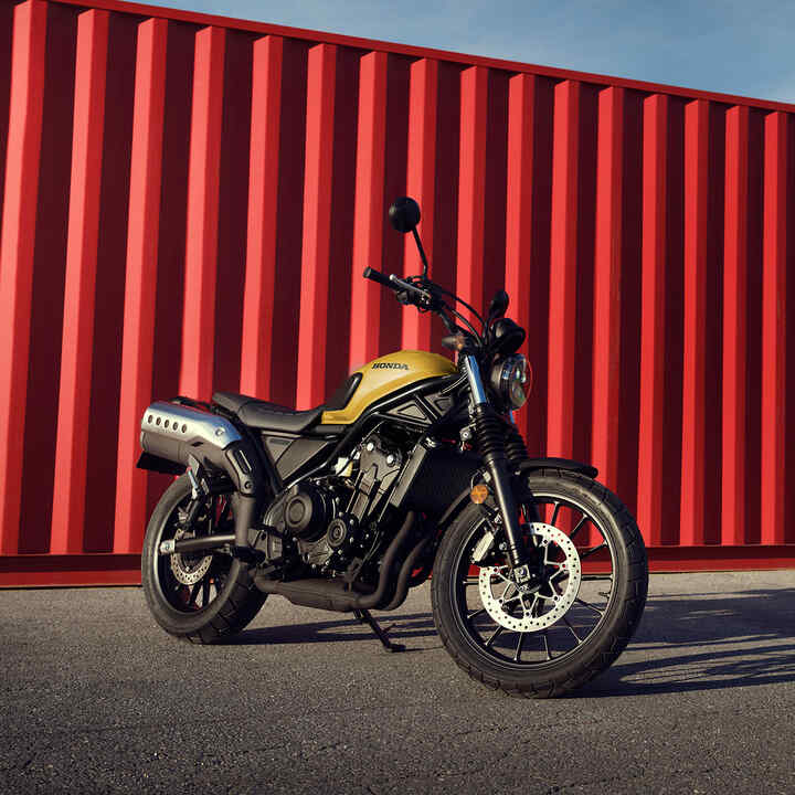 Honda CL500 – obrázok z akčného videa