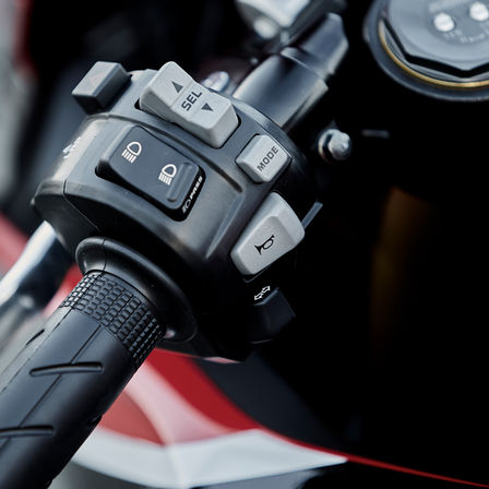 Detailný záber na systém výberu výkonu modelu Honda CBR1000RR Fireblade.