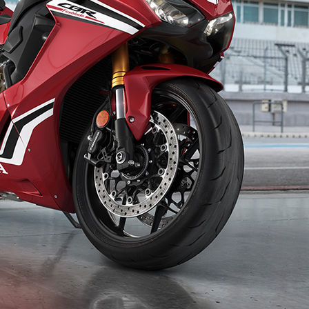 CBR1000RR Fireblade priblížený pohľad na predné koleso