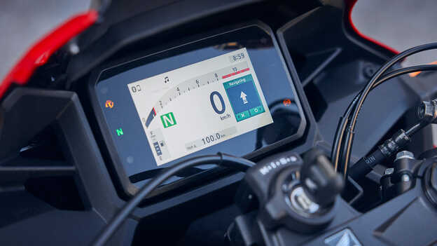 Honda CBR500R – pripojenie smartfónu s navigáciou