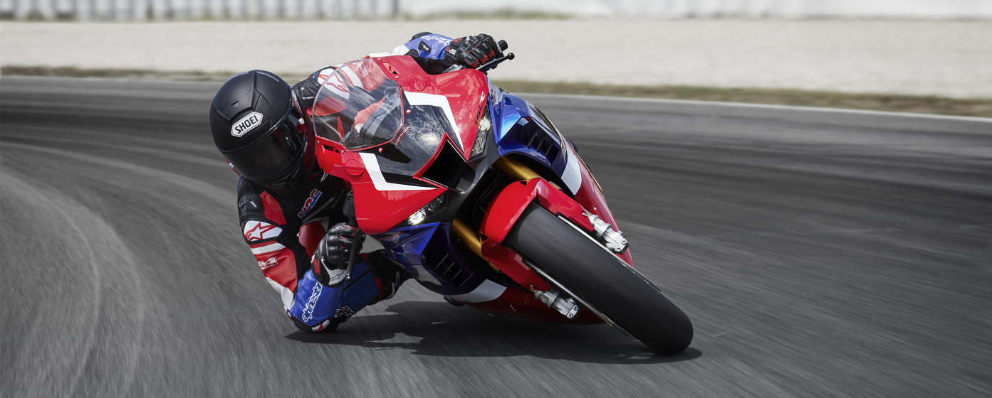 Motocykel Honda CBR1000RR-R Fireblade SP na trati