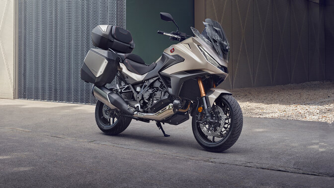 Pohľad zhora na model Honda NT1100.